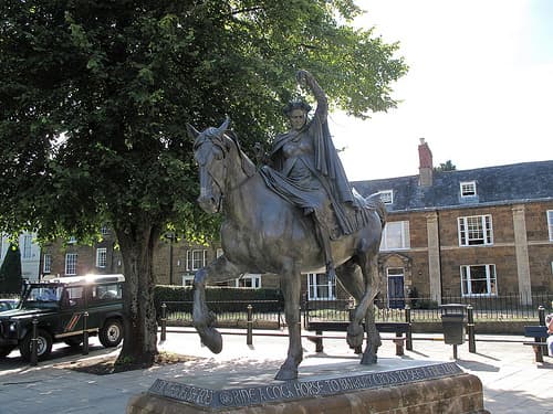 The Fine Lady on a White Horse statue, Banbury, Oxfordshire