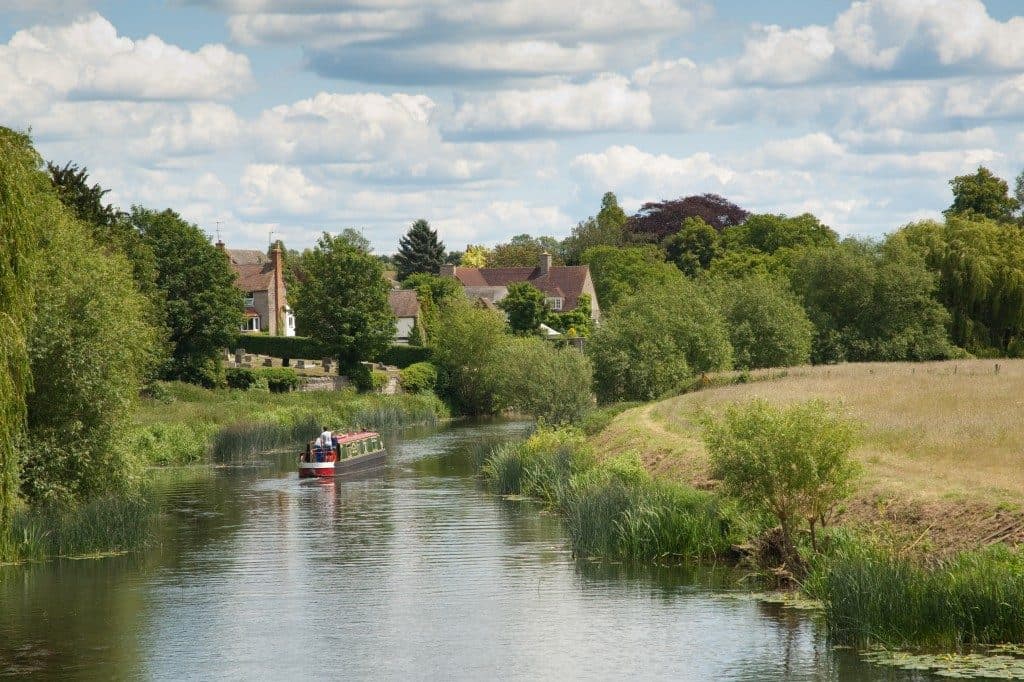 Picturesque River Avon flowing through Warwickshire